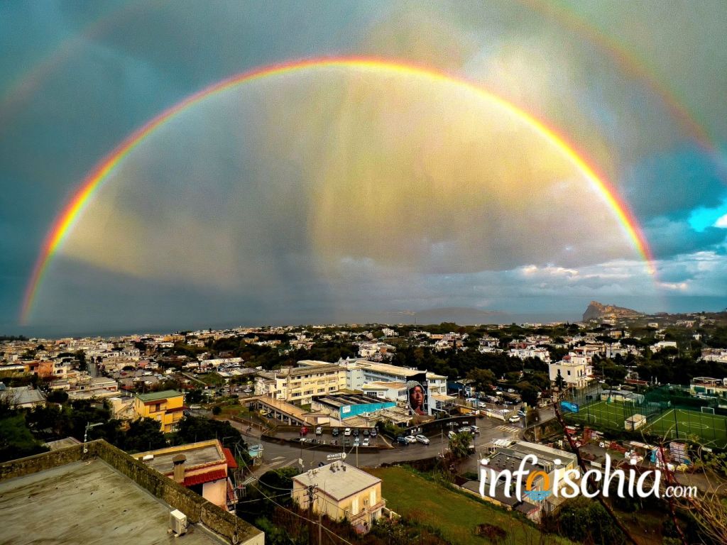 L'arcobaleno su Ischia